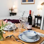 Mas De La Roda Bed & Breakfast *